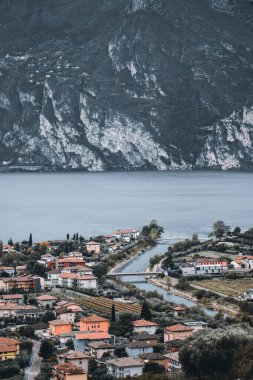 Monte Baldo 'dan Garda Gölü manzarası