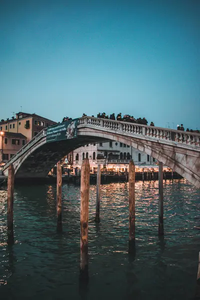 夜になるとヴェネツィアの素晴らしい景色が — ストック写真