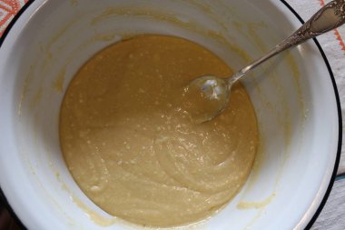 Hamurla birlikte kase. Pişirme Muffins.