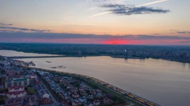 Şehir zamanı, bulutlar hareket ediyor, Rusya