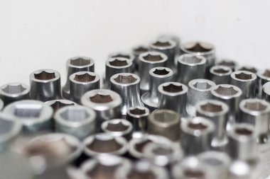 Otomotiv vida-somun beyaz arka plan üzerinde 