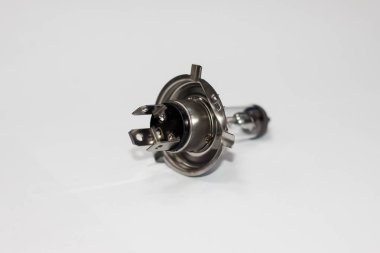 Beyaz arka plan üzerinde araç için ampul 