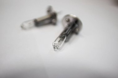 Beyaz arka plan üzerinde Otomotiv lamba 