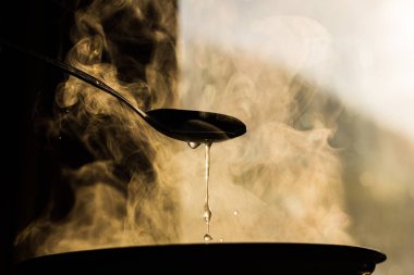 Mutfakta pan dan Buhar