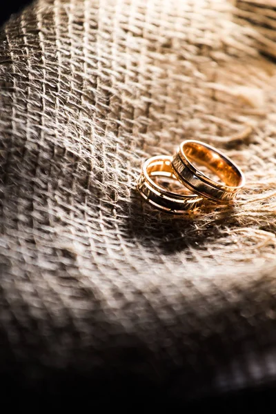 Wedding Rings Sun Rustic Style — Stock Photo, Image