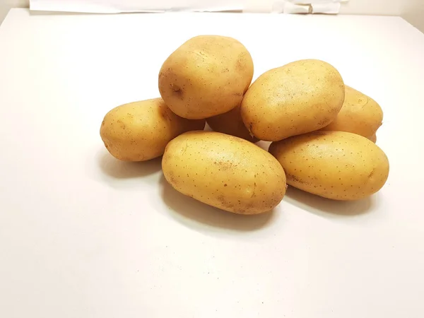 Aardappelen Geïsoleerde Voedselingrediënt Achtergrond — Stockfoto