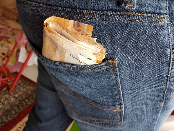 お金ユーロ50多くの手のポケット商取引の背景 — ストック写真