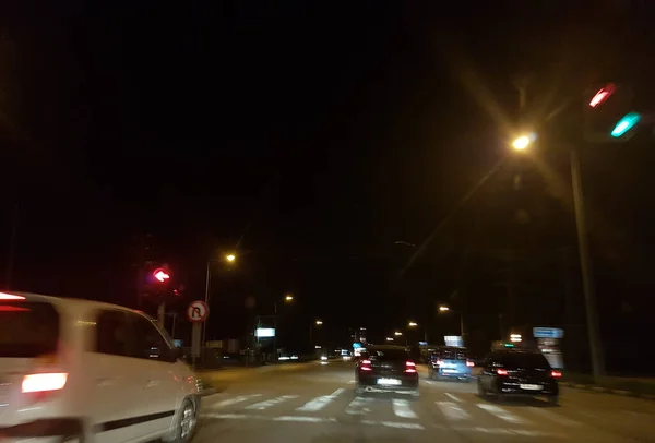 夜行公路中的路灯Ionia街Greece — 图库照片