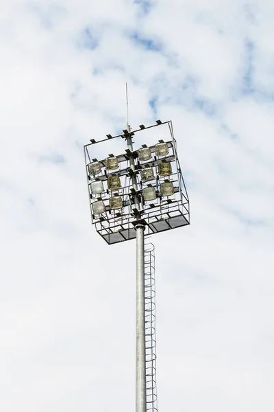 Lichter Mast Himmel — Stockfoto