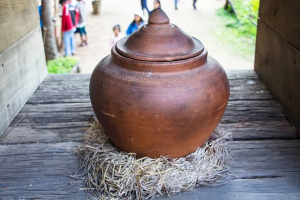 木の鍋のヴィンテージスタイル — ストック写真