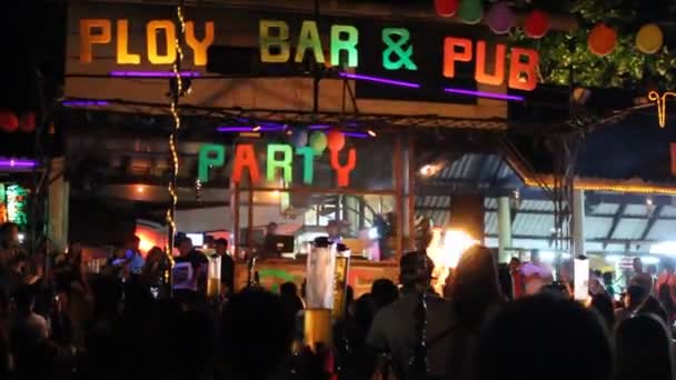 Samet Island Tayland Tarihinde Gece Şaşırtıcı Ateş Gösterisi — Stok video
