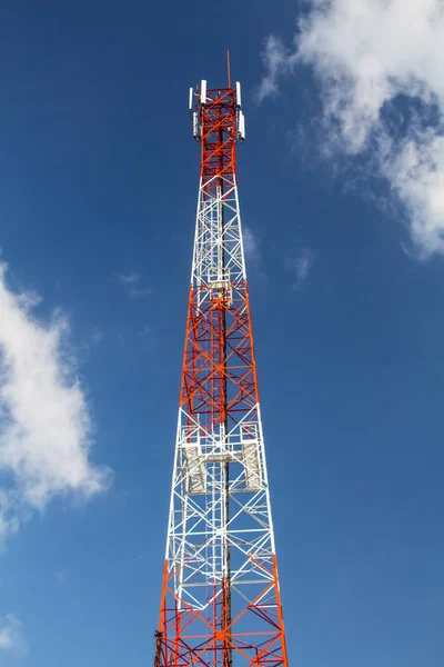 Telecommunicatie Toren Hemelsblauw — Stockfoto