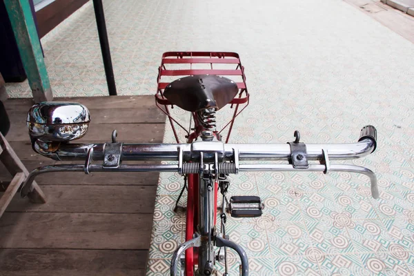 Detalle Una Bicicleta Roja Vintage — Foto de Stock