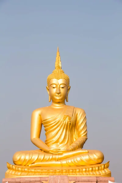 Patung Buddha Emas Yang Sangat Besar — Stok Foto