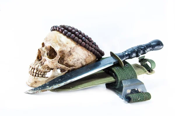 Cráneo Humano Rosario Cuchillo — Foto de Stock