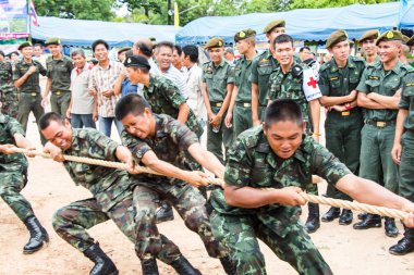 Ubonratchathani, Tayland - 18 Haziran: soldie tanımlanamayan ekibi