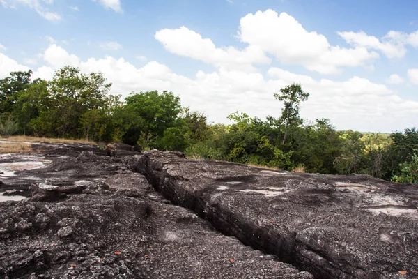 Linha Quebrada Pedra Areia Cima Montain Céus Azuis — Fotografia de Stock