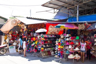 Damnoen Saduak yüzen Pazar Tayland, şapka. 