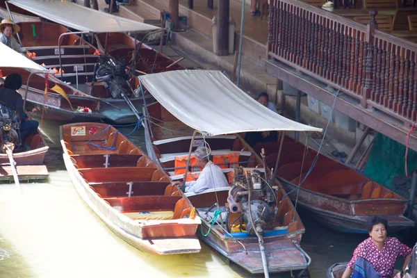 Damnoen Saduak ,Tayland-Nisan 5:Damnoen Saduak Yüzer Pazar 