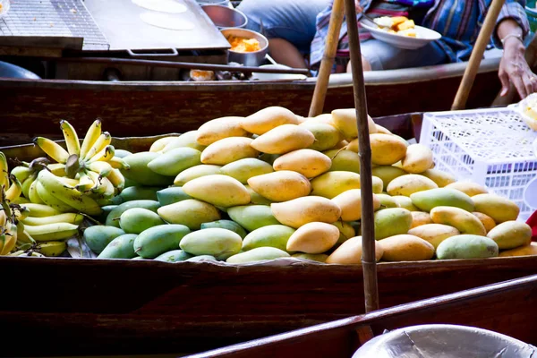 Exotic Fruits Sale Damnoen Saduak Floating Market — Stock Photo, Image