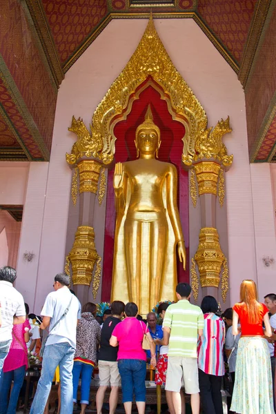 พระปท มเจด ดในโลก งอย — ภาพถ่ายสต็อก