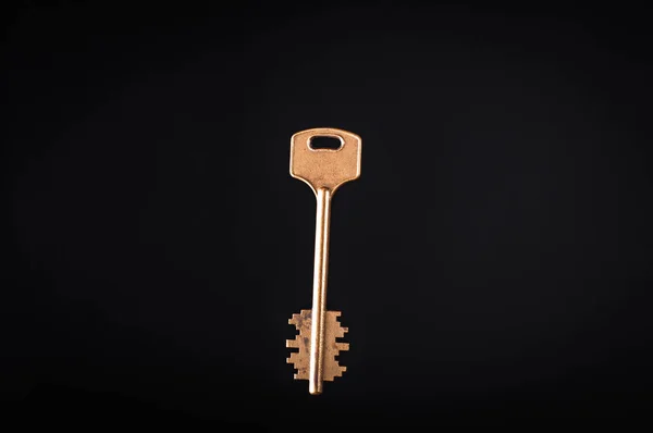 Zlatý Klíč Izolované Černém Pozadí — Stock fotografie