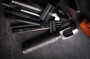 farklı metal el sanatları araçları, nesnelerin üstten görünüm 