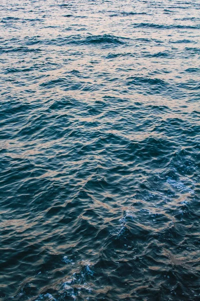 Tmavě Modré Moře Vodní Hladiny Plnoformátový — Stock fotografie