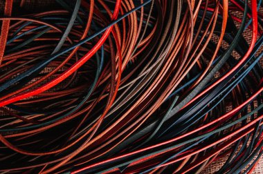 renkli deri dizeleri, deri yüzeyine kordonlar