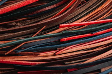 renkli deri dizeleri, deri mobilya kordonlar