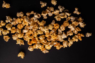 Altın çekirdekleri pop Mısır snack, yatay imge