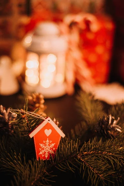 Πρωτοχρονιά Και Χριστούγεννα Διακόσμηση Κόκκινο Σπίτι Παιχνίδι — Φωτογραφία Αρχείου