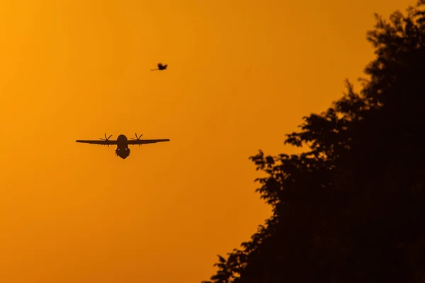 Vliegtuig Lucht Bij Zonsondergang Met Rode Sky Achtergrond Buurt Van — Stockfoto