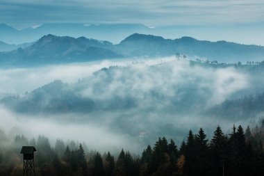 Sis ile St. Tomaz kiliseden Slovenya ile güzel manzara