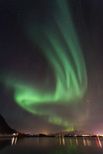 Norveç Lofoten Arka Planda Kuzeyin Işıklarının Manzarası — Stok fotoğraf
