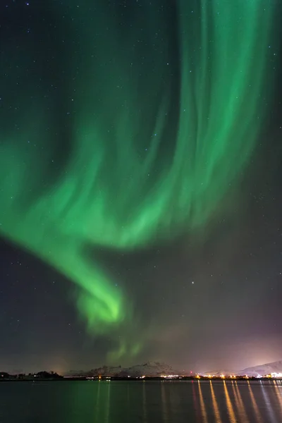 Norveç Lofoten Arka Planda Kuzeyin Işıklarının Manzarası — Stok fotoğraf