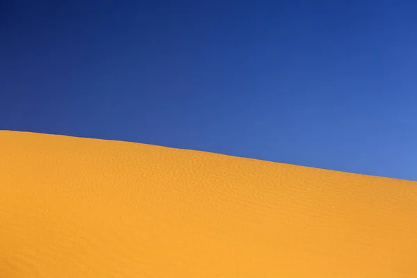 Wüste Sahara Mit Schönen Linien Und Farben Bei Sonnenaufgang Merzouga — Stockfoto