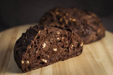 Çikolata ve fındıktan yapılan ev ekmeği