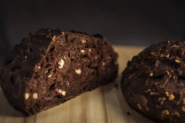 Home bread made from chocolate and nuts — Stock Photo, Image