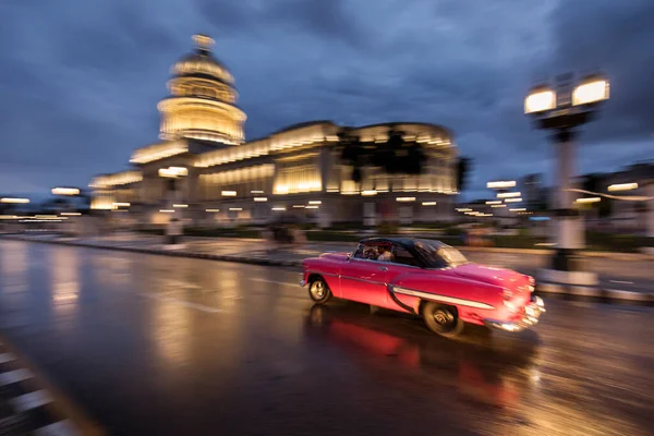 Old Car Streets Havana Colourful Buildings Background Cuba — Stock Photo, Image