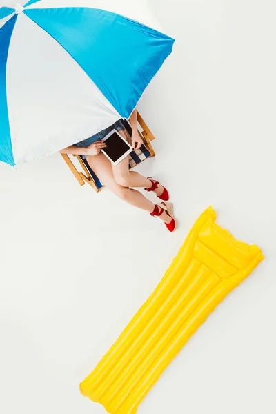 Top View Girl Using Digital Tablet While Resting Beach Chair — Stock Photo, Image