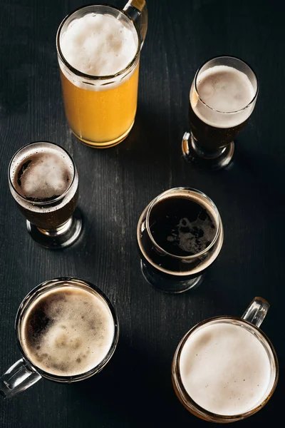 Top View Arrangement Glasses Cold Beer Dark Wooden Tabletop — Stock Photo, Image