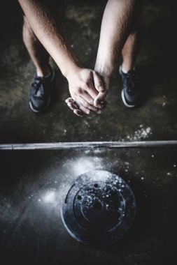 Talk eğitim önce elinde kapsayan güç lifter kırpılmış atış