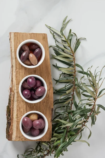 Вид Ингредиентов Приготовления Оливкового Масла Бревне — стоковое фото
