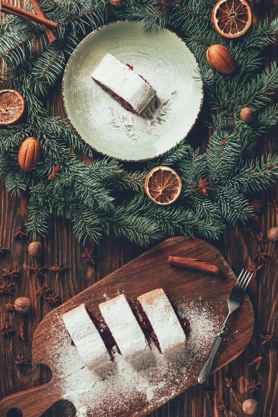 Top View Tasty Baked Biscuit Fir Wreath Wooden Table Christmas — Free Stock Photo