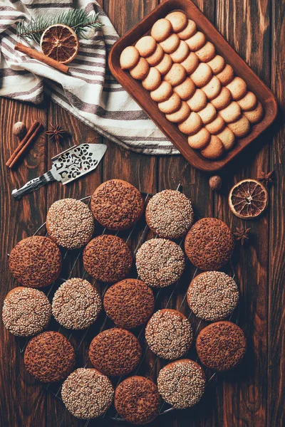 Top View Tasty Baked Cookies Wooden Table Bakery — Free Stock Photo