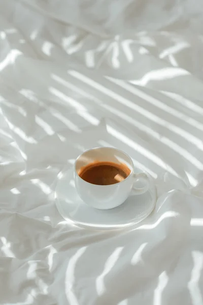 Close View Cup Coffee White Bed Sheet — Stock Photo, Image