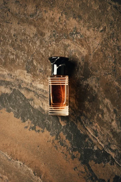 Widok Góry Butelki Perfum Powierzchni Wyblakły Brązowy — Zdjęcie stockowe