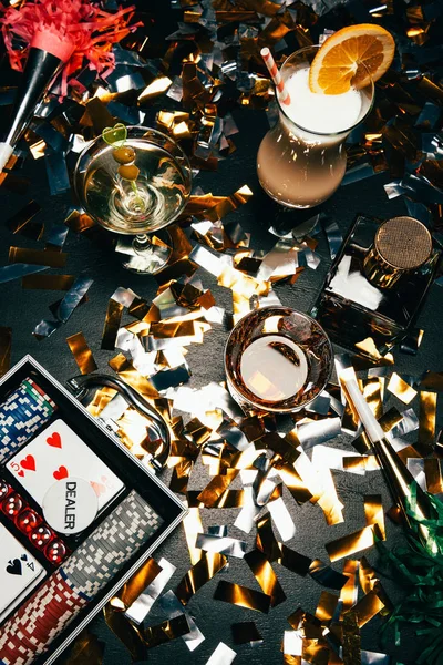 Top View Alcoholic Cocktails Playing Cards Poker Chips Party Horns — Stock Photo, Image