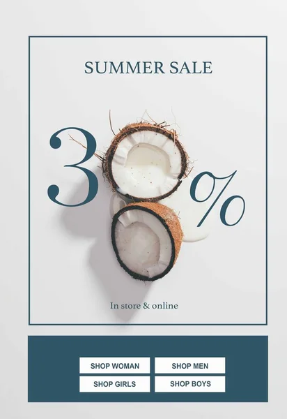 Vista superior de la mitad orgánico sabroso coco en blanco con letras venta de verano — Stock Photo